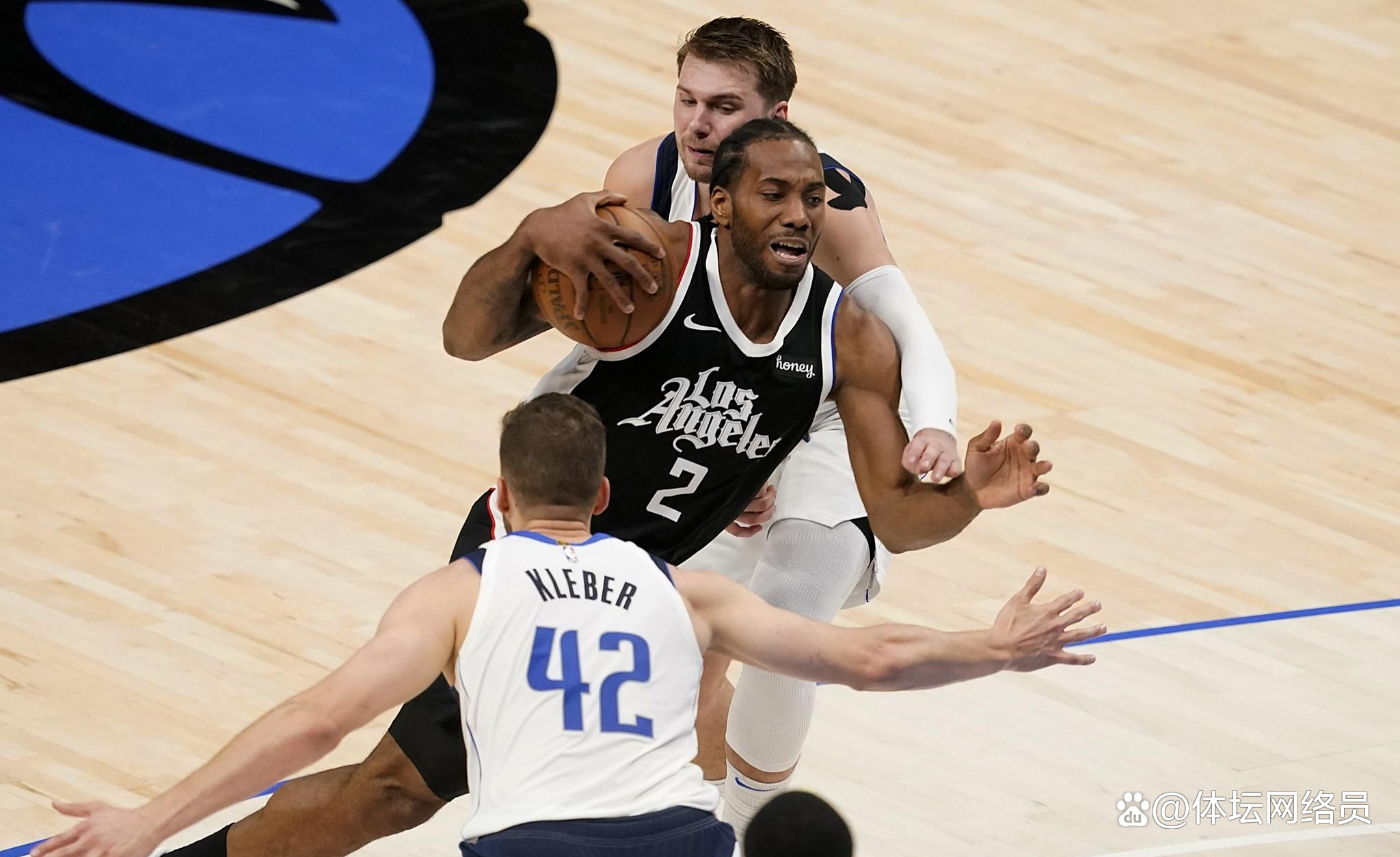 国王完胜篮网B队，伦纳德制霸全场