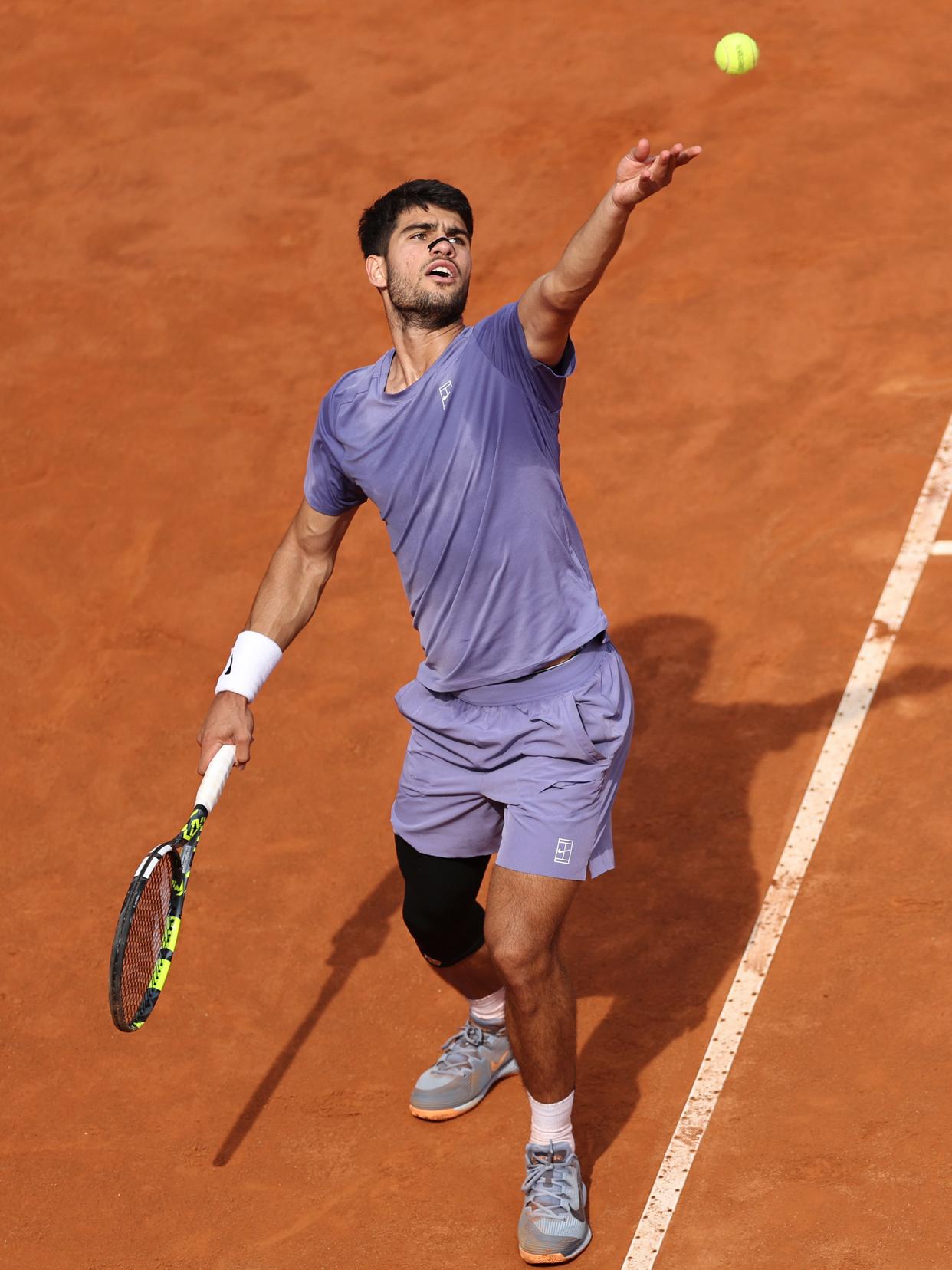 关于ATP总决赛险胜拉沃尔杯，阿尔卡拉斯刷新纪录的信息