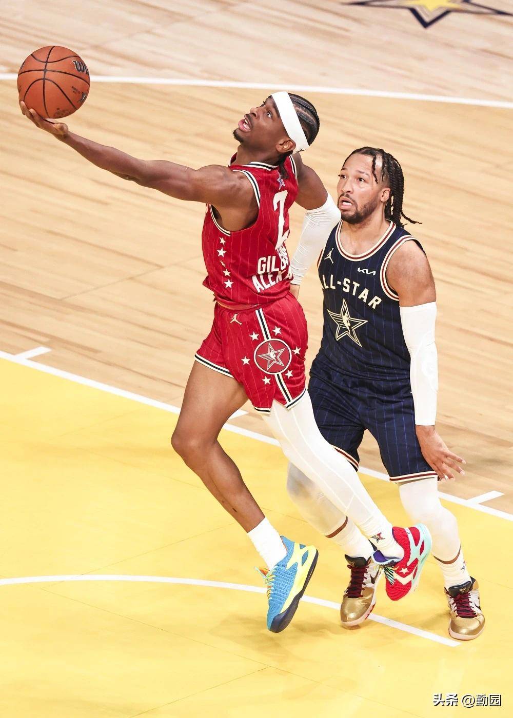 雄鹿铁扣砍分，步行者大胜一场