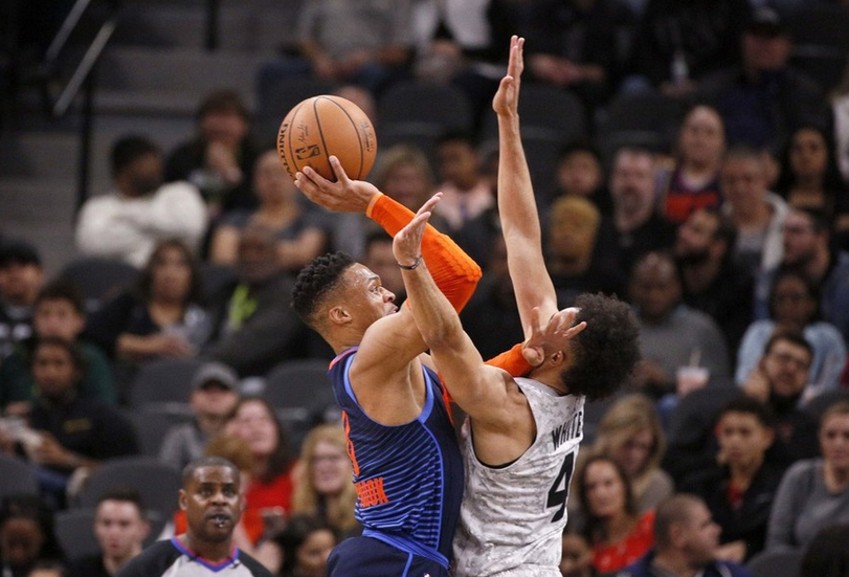 火箭再次不敌雷霆，遭遇四连败