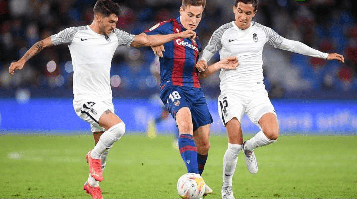 包含赫塔菲主场不敌对手，降级危机加重的词条