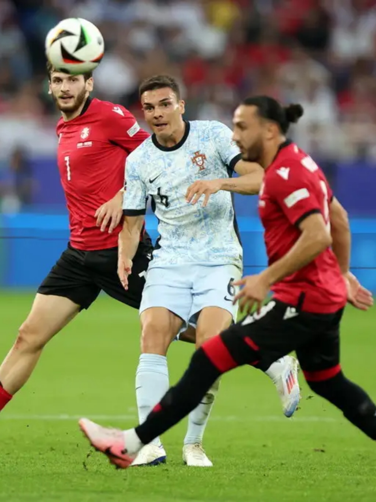 葡萄牙队憾负乌拉圭，比利时队逼平丹麦晋级半决赛的简单介绍