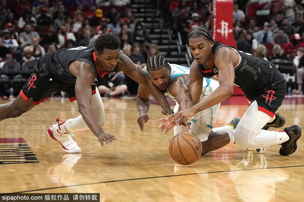 包含摆烂七连败！火箭完败快船，排名垫底无力反弹的词条