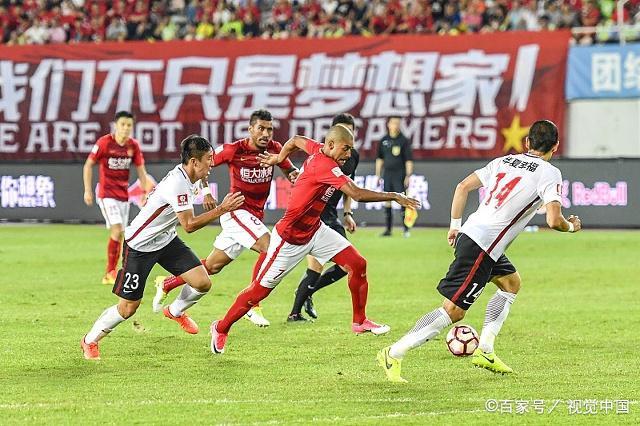 包含防守稳固：广州恒大零封深圳佳兆业，守住领先优势的词条