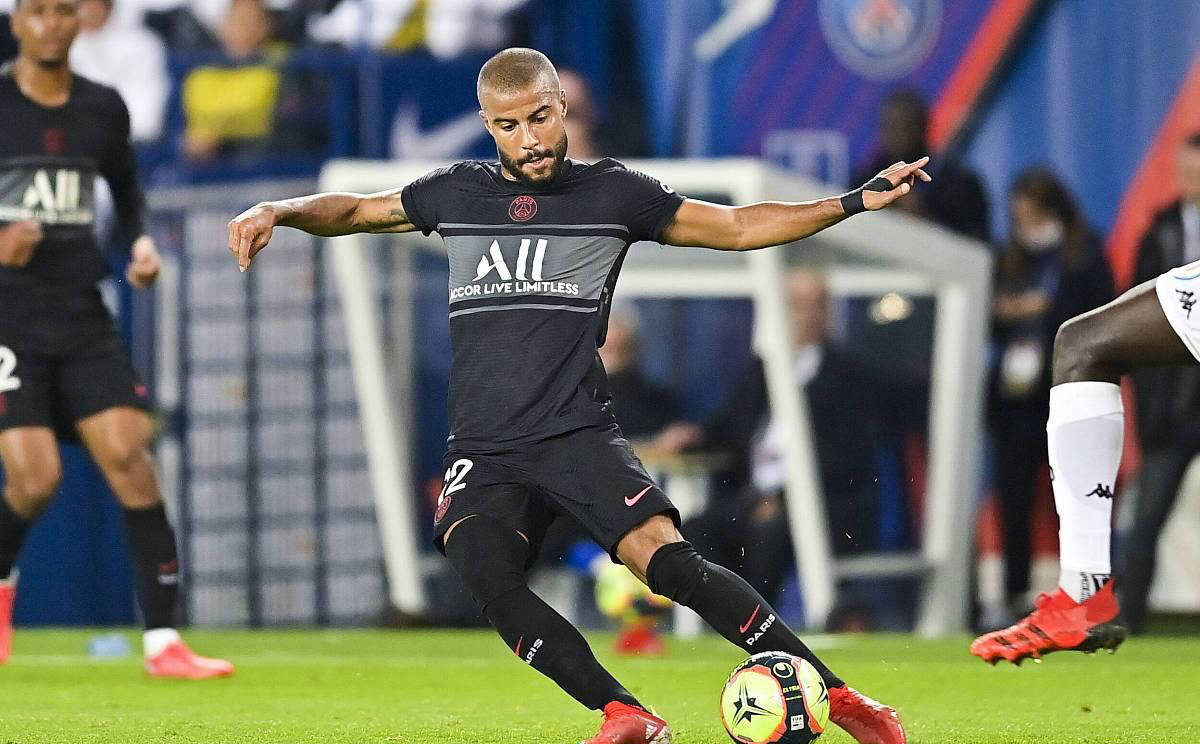 巴黎圣日耳曼队继续主场取胜，稳坐榜首的简单介绍