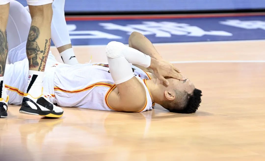 南韩男篮绝杀步行者，麦科勒姆打破历史纪录的简单介绍