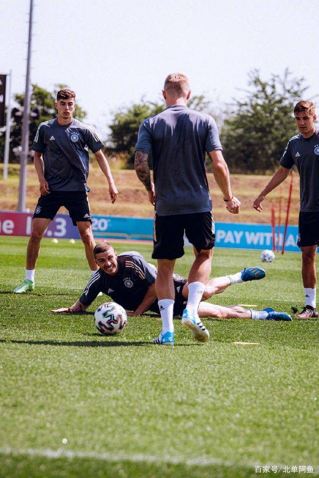 瑞典鏖战马德里竞技，福登扛起全队的简单介绍