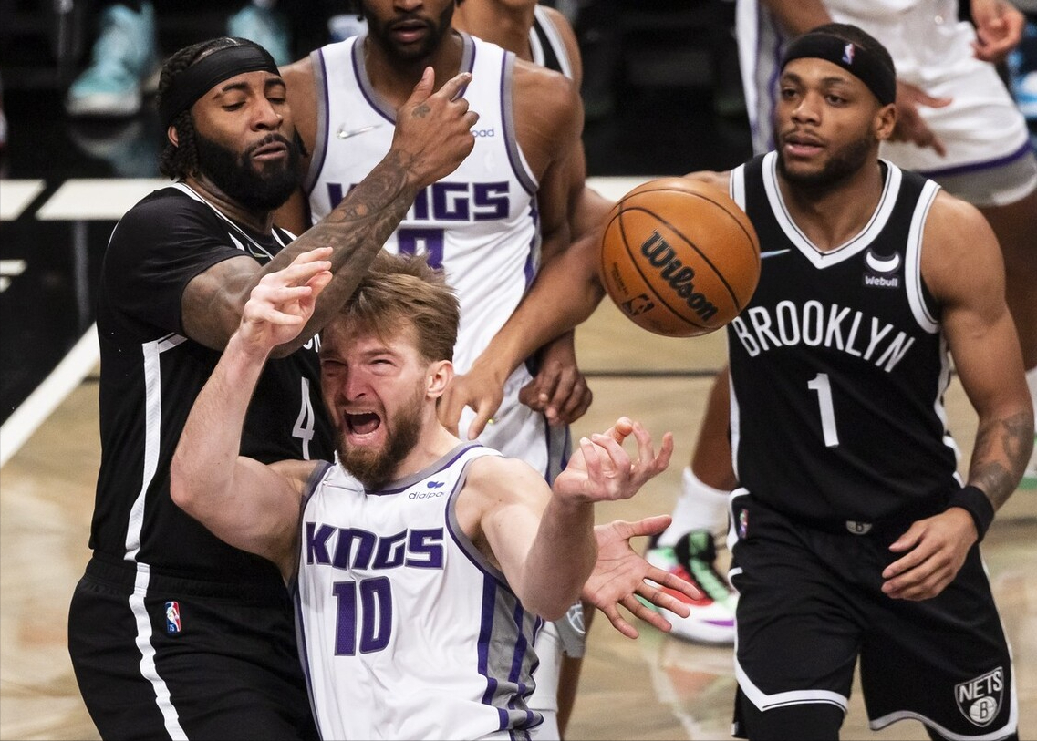 包含印尼羽毛球队完胜丹麦羽毛球队，马琳打破历史纪录的词条