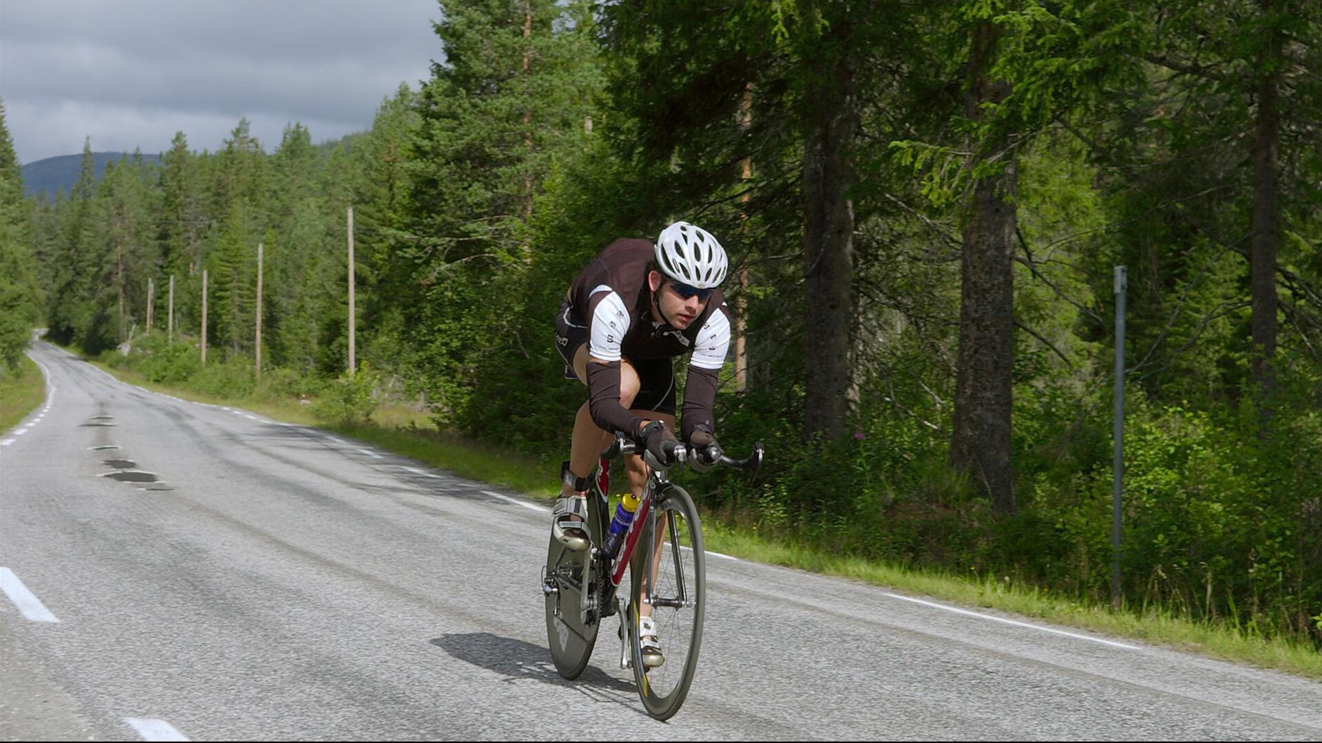 北欧铁骑与亚洲铁壁，当毕尔巴鄂的冷焰照亮挪威的冬夜，金玟哉在抢七的寂静中成为雷霆