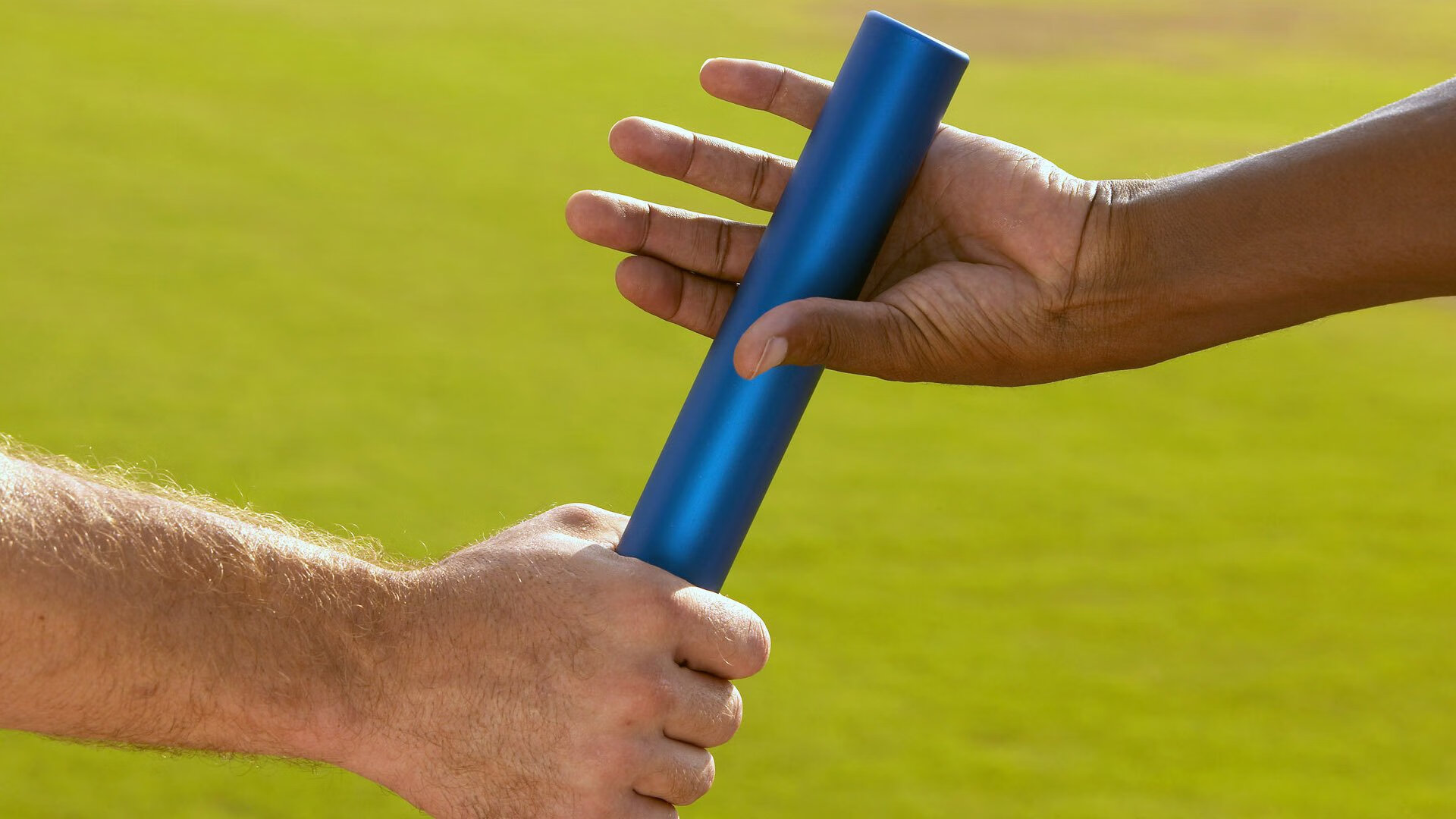 一球定乾坤，郑思维绝杀时刻点燃赛场，中国队力克韩国队书写羽坛新传奇